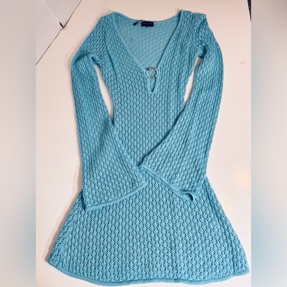 NEW WITH TAGS! WHITE FOX Blue Knit V‑Neck Ring Detail Dress